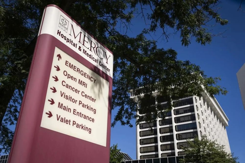 Mercy Hospital and Medical Center directional sign, including valet parking